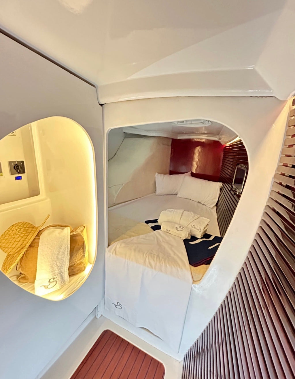 CATAMARAN | 25 PERSONAS