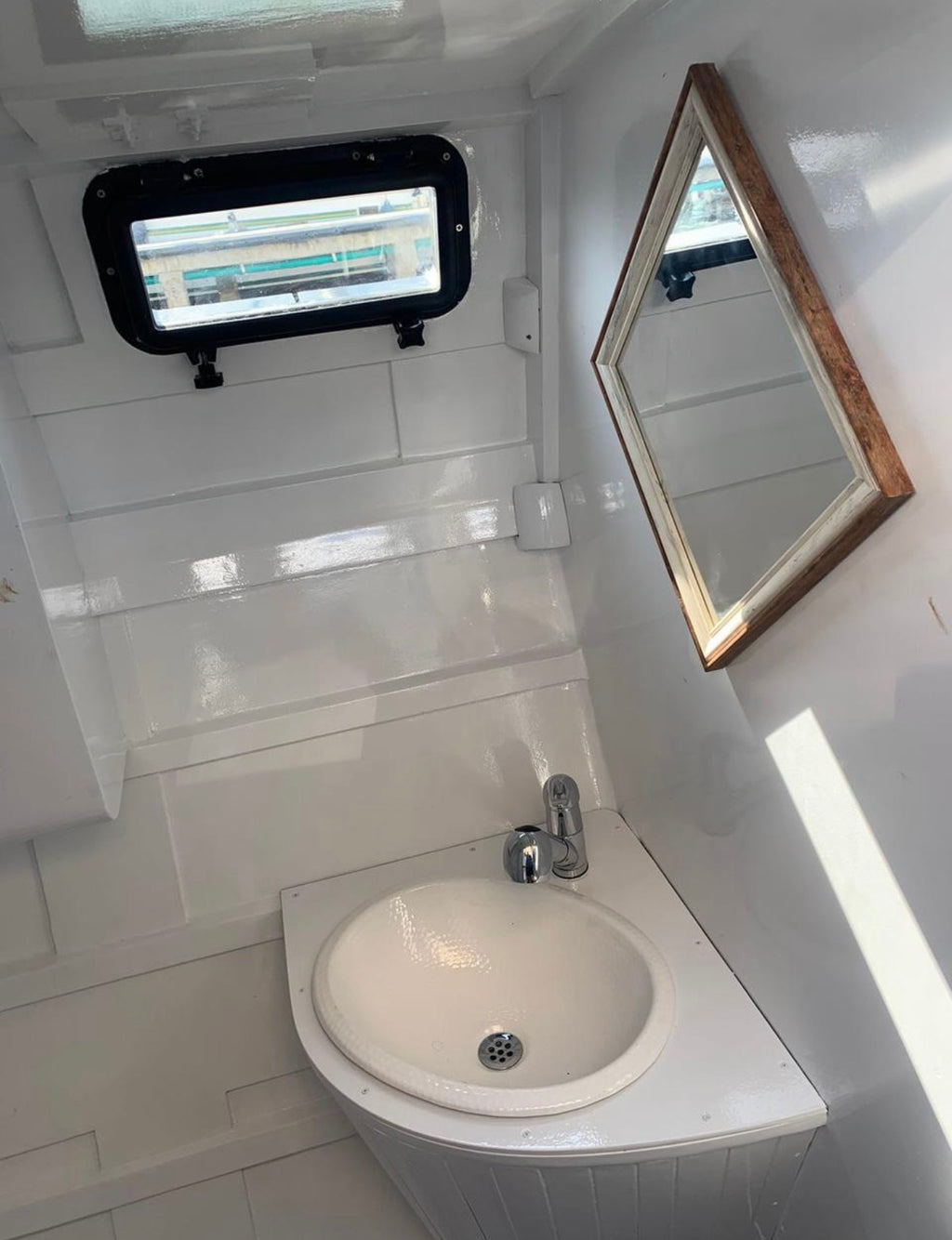 CATAMARAN | 28 PERSONAS