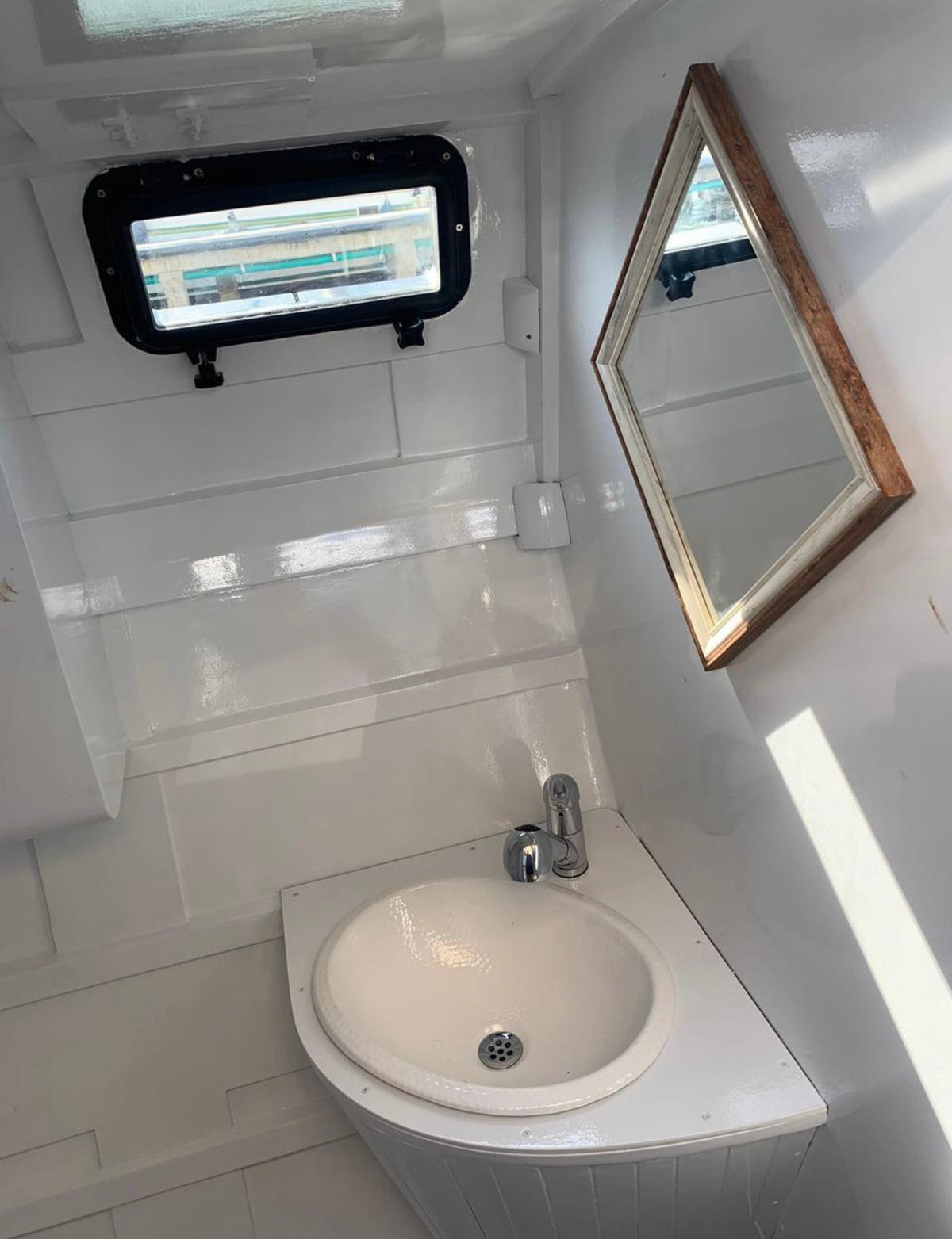 CATAMARAN | 28 PERSONAS