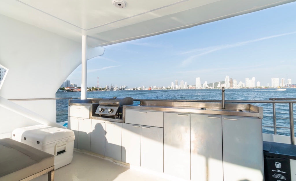 CATAMARAN | 40 PERSONAS (FESTIVAL)