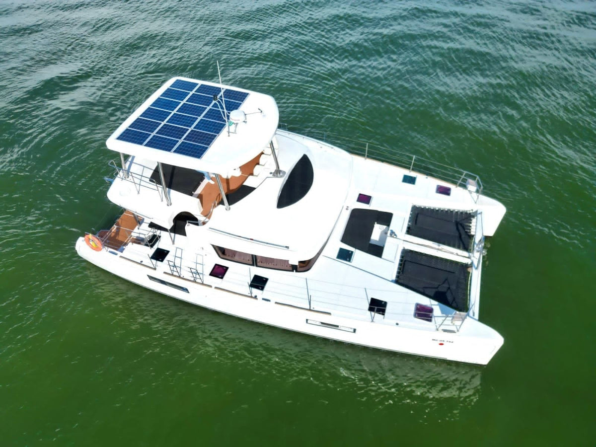 CATAMARAN DE LUJO CAPACIDAD 30pax
