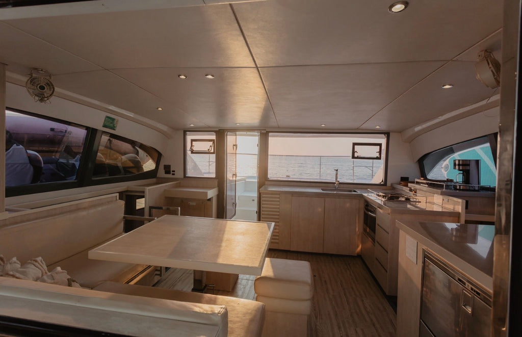 CATAMARAN | 25 PERSONAS