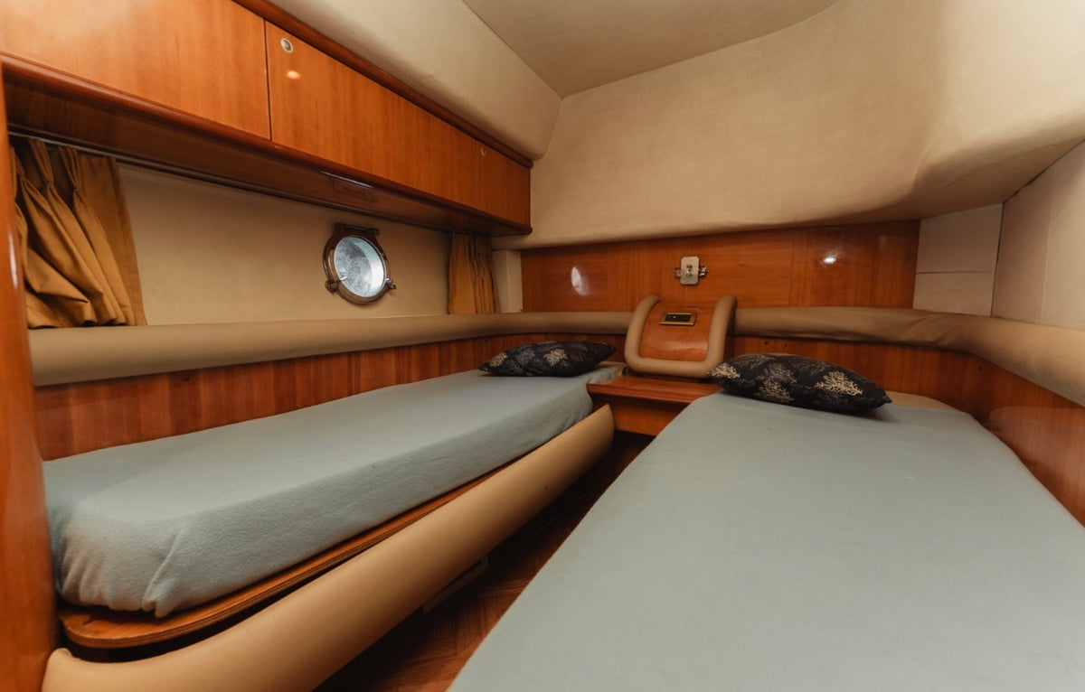 AZIMUT 55FT - 20 PAX (FESTIVAL)