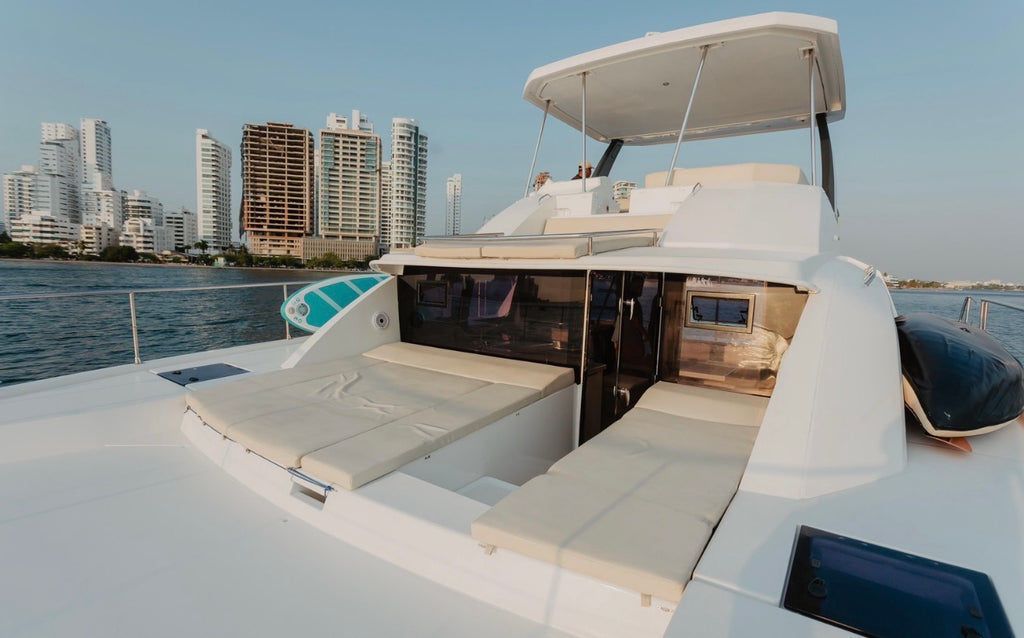 CATAMARAN | 25 PERSONAS