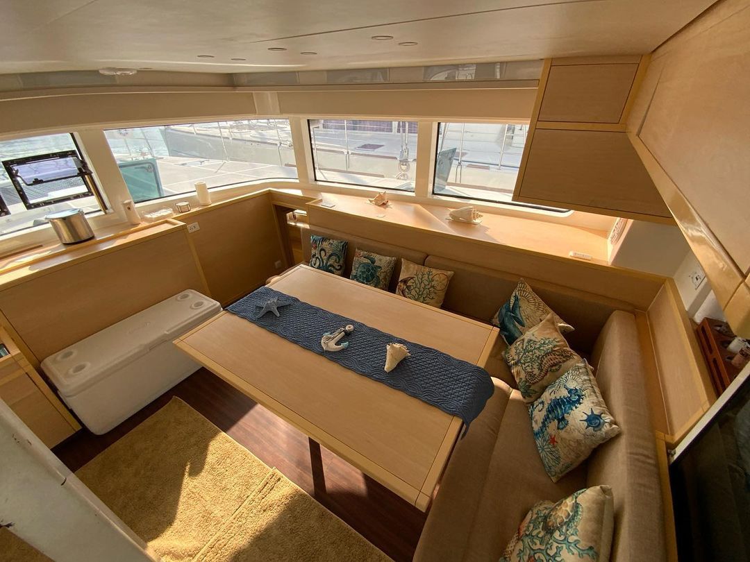 CATAMARAN DE LUJO CAPACIDAD 30pax