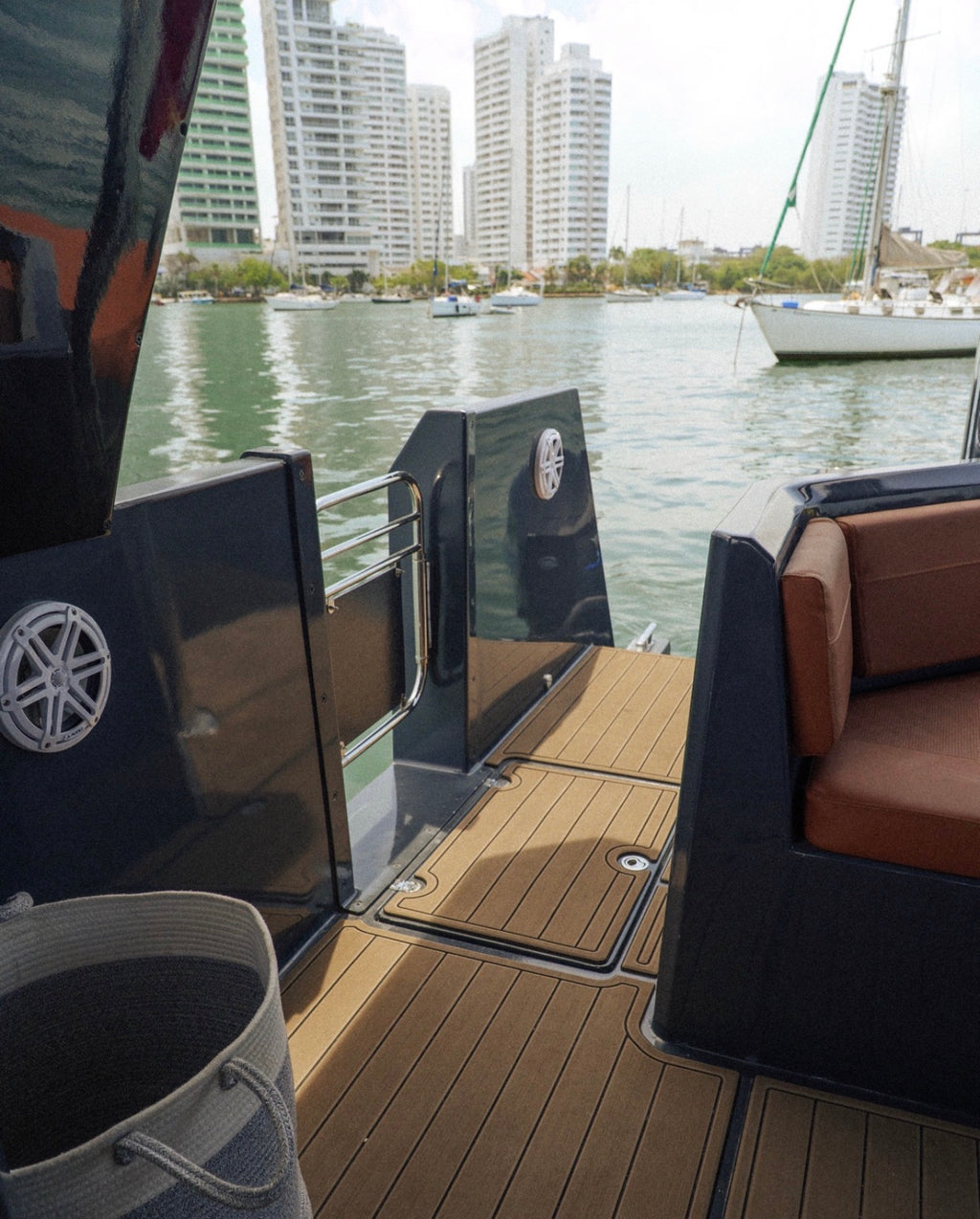 CATAMARAN | 40 PERSONAS