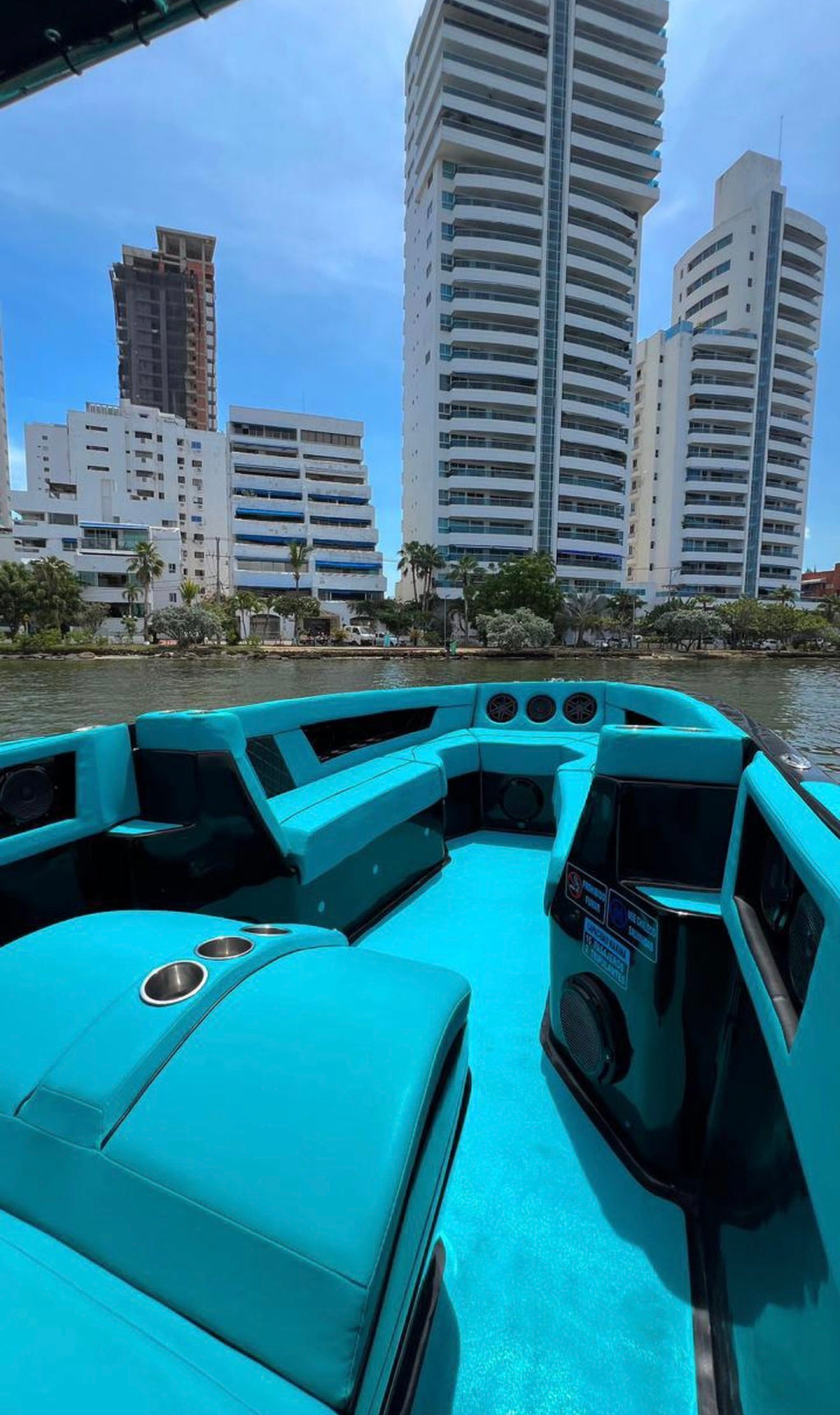 BOTE DEPORTIVO | 12 PERSONAS