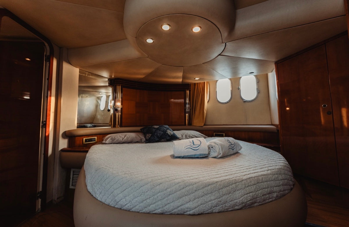 AZIMUT 55FT - 20 PAX (FESTIVAL)