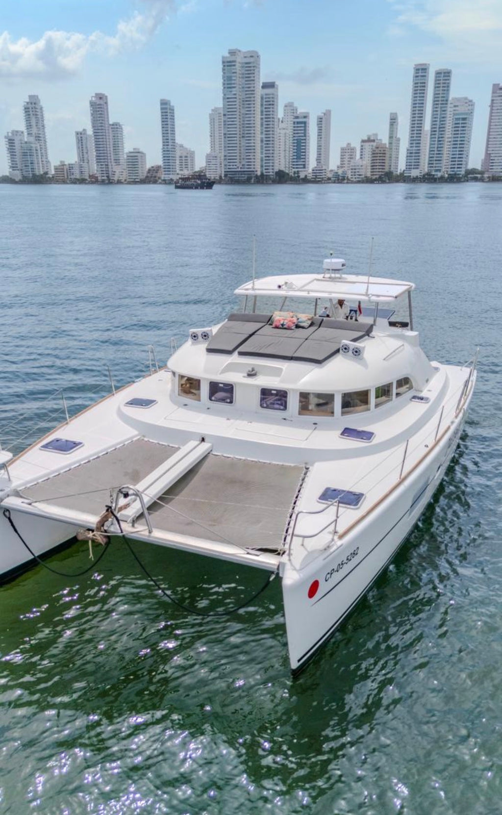 CATAMARAN | 15 PERSONAS
