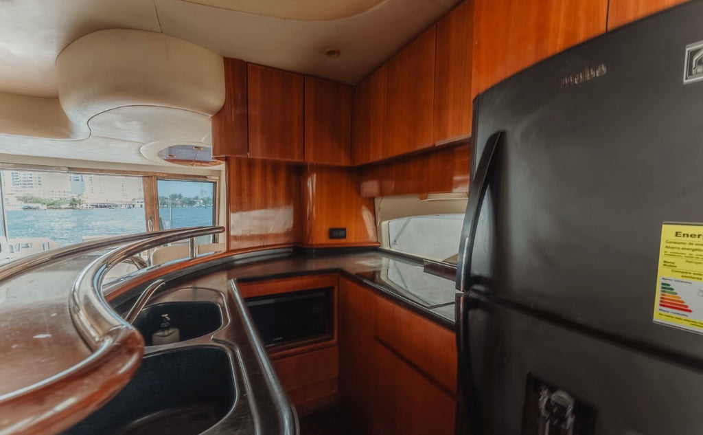 AZIMUT 62FT - 25 PAX (FESTIVAL)