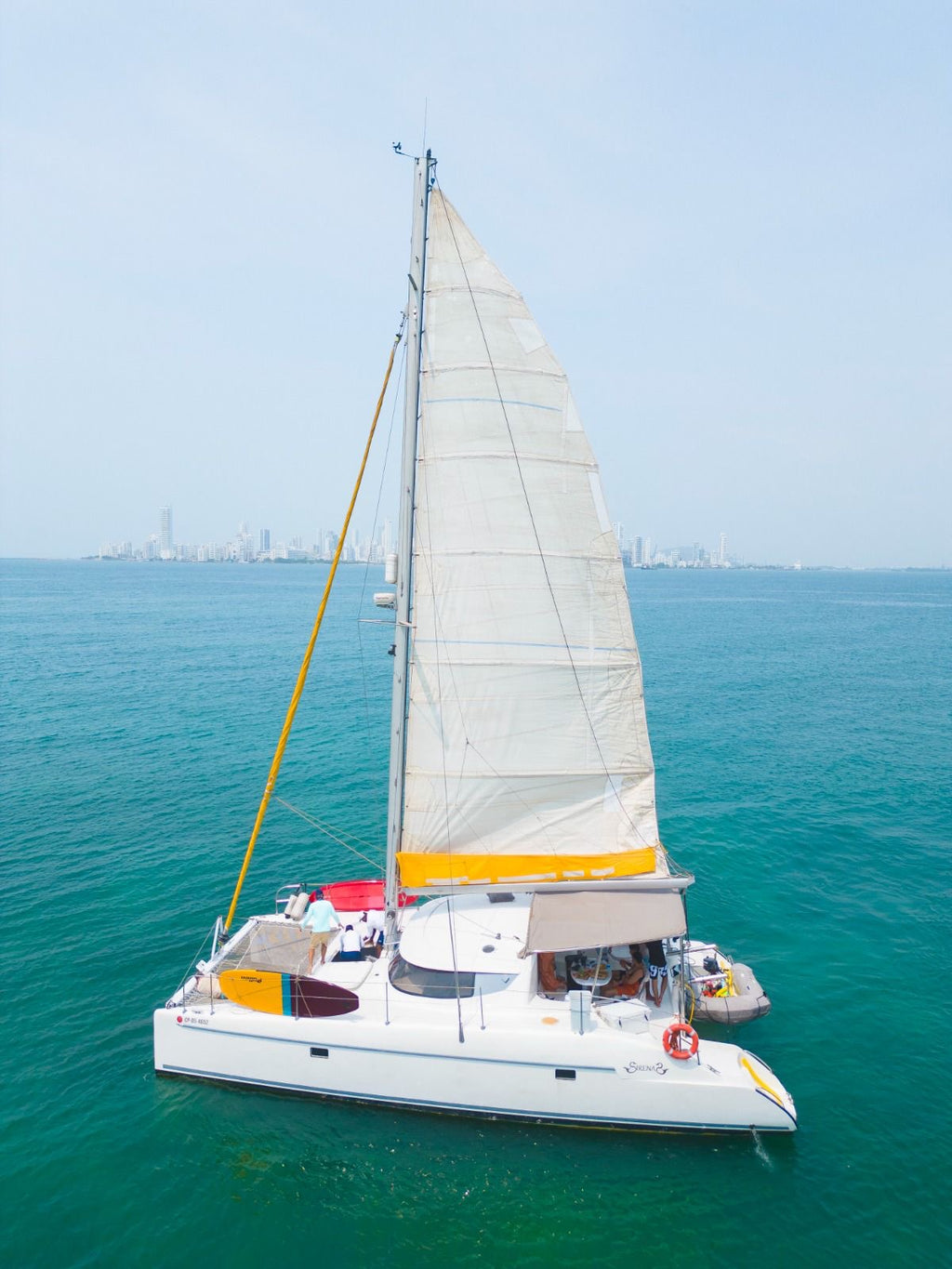 CATAMARAN | 25 PERSONAS
