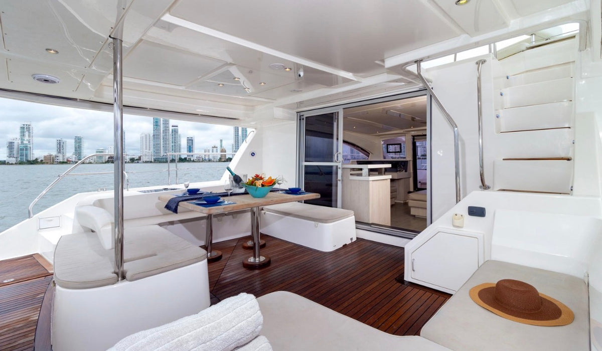 CATAMARAN | 35 PERSONAS